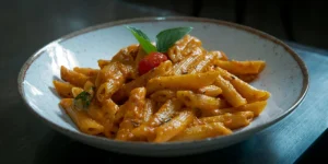 Kremasta tjestenina s povrćem i maslinovim uljem